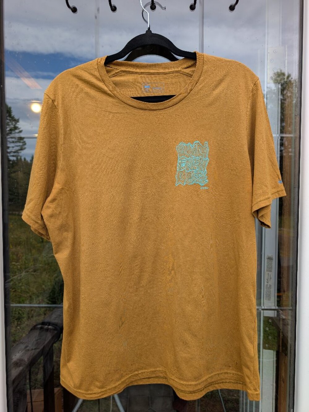 chartreuse janji tee